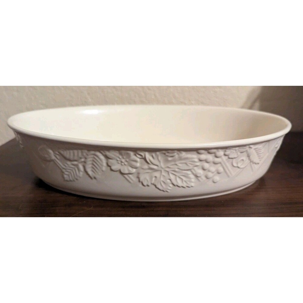 Mikasa English Countryside White 12” OVAL BAKER Flower Grapes Basketweave DP900
